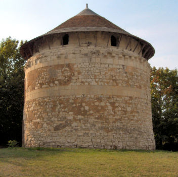 Loudun, coeur église romane Sainte Croix